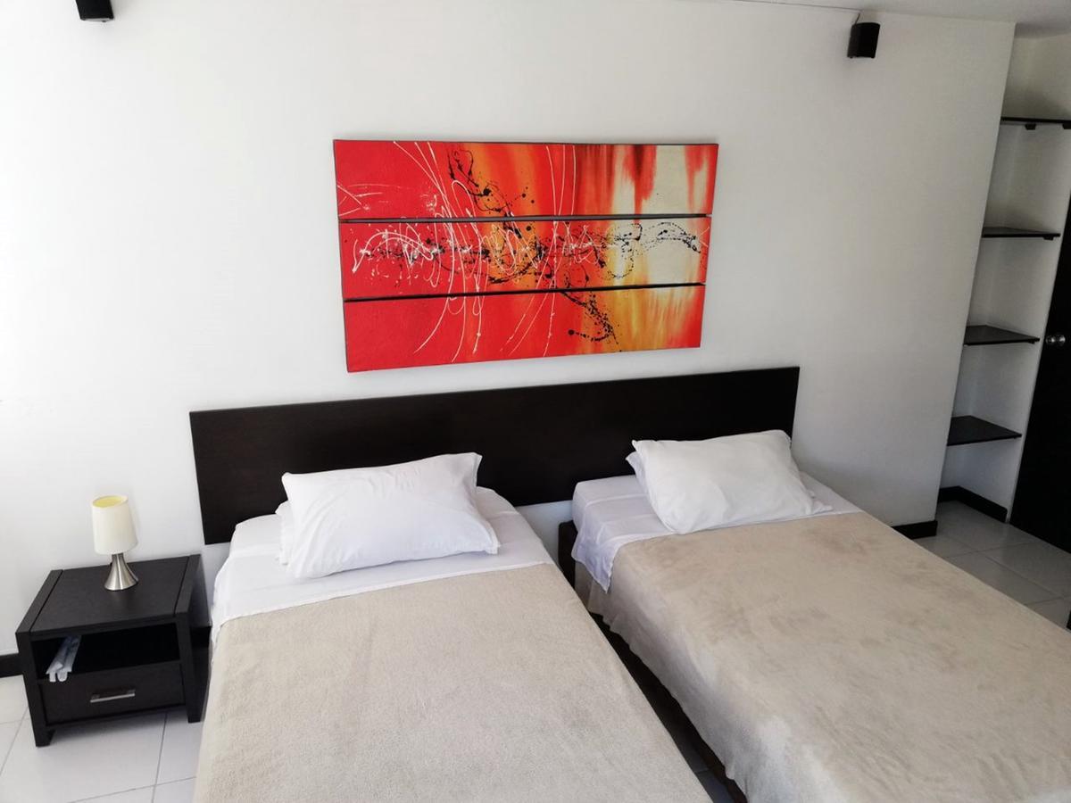 Apartasuites San Marcos Cali Bagian luar foto